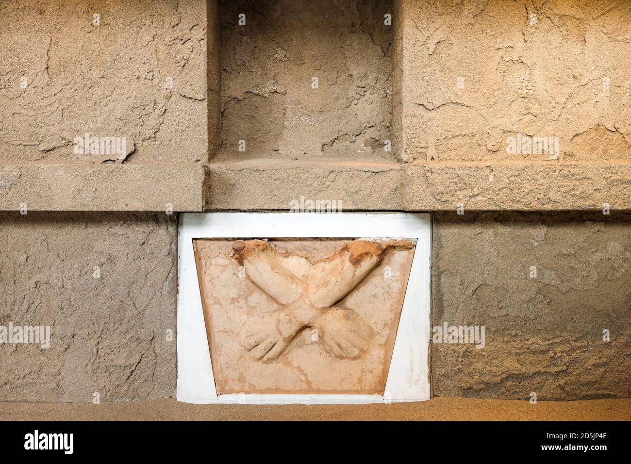 Relief der gekreuzten Hände, aus Kotosh, 'Nationalmuseum für Archäologie, Anthropologie und Geschichte Perus', Lima, Peru, Südamerika Stockfoto