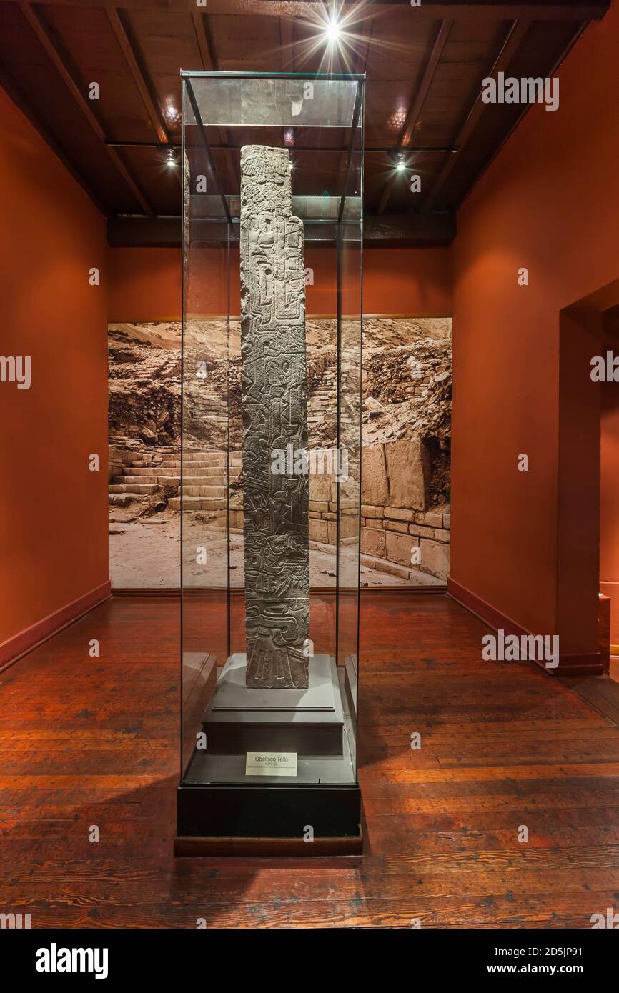 Der tello Obelisk, Chavin, prägende Zeitgalerie, 'Nationalmuseum für Archäologie, Anthropologie und Geschichte Perus', Lima, Peru, Südamerika Stockfoto