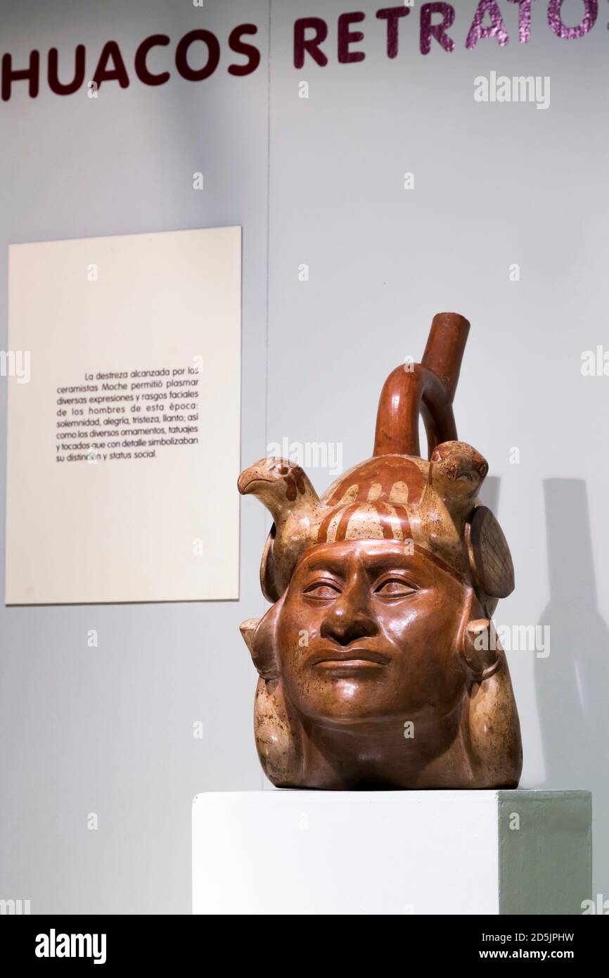 Portrait Head Bottle, die Moche-Sammlungsgalerie, 'Nationales Museum für Archäologie, Anthropologie und Geschichte Perus', Lima, Peru, Südamerika Stockfoto