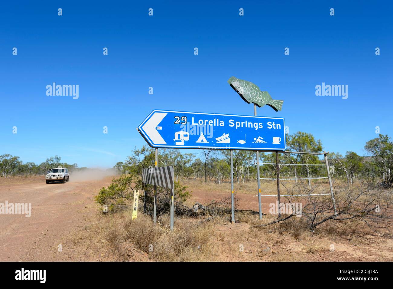 Fahrzeug auf unbefestigten Straßen in der Nähe des Lorella Springs Wilderness Park, Northern Territory, NT, Australien Stockfoto