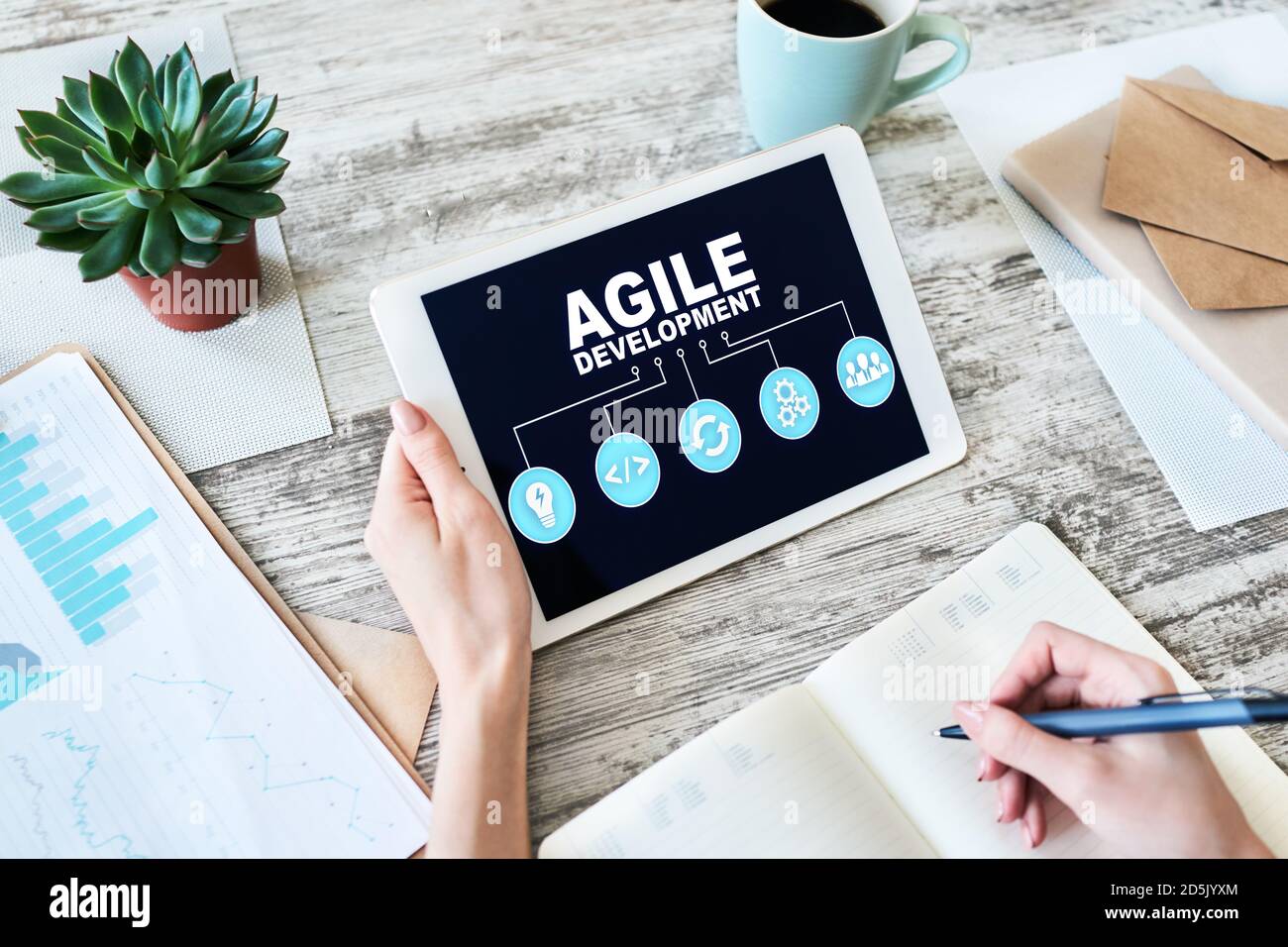 Agile Entwicklung Konzept auf dem Bildschirm des Geräts Stockfoto