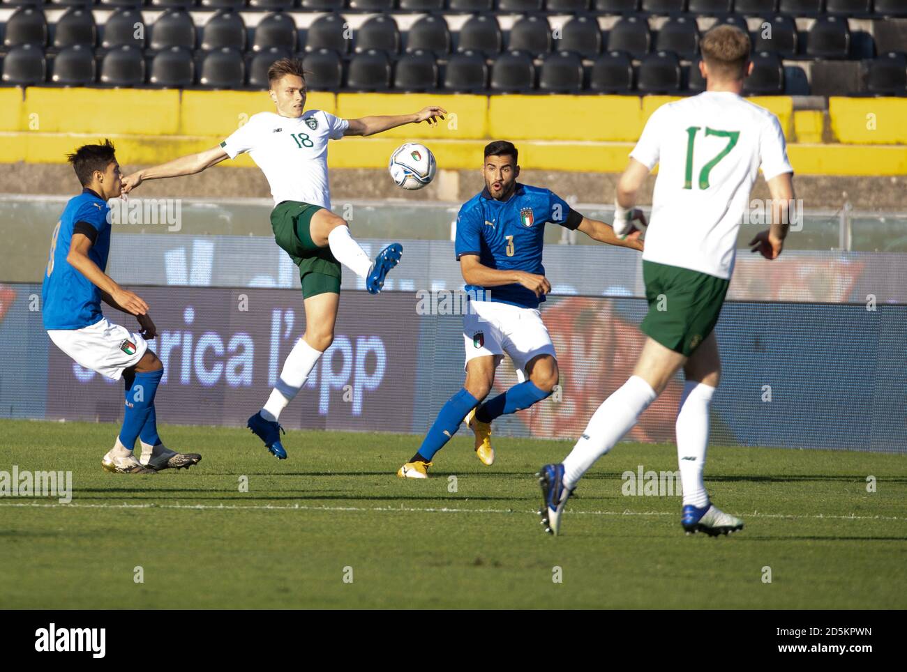 IANLUCA FRABOTTA ITALIEN - WILLIAM SMALLBONE IRLAND während der Europameisterschaft - Italien U21 gegen Irland, Italienische Fußballmannschaft, pisa, Italien, 13. Oktober 2020 Stockfoto