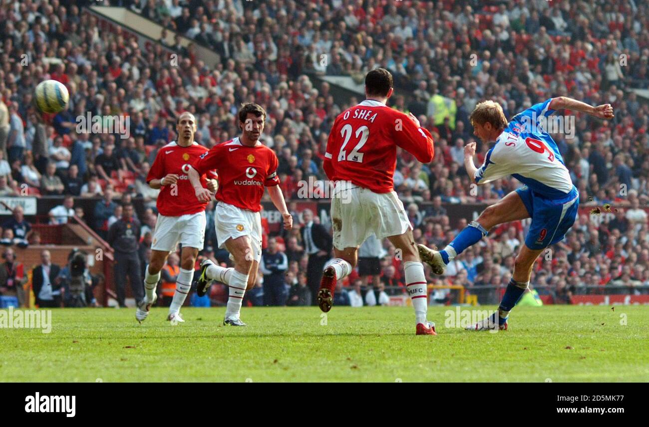 Jonathan Stead von Blackburn Rovers trifft auf das Tor Gegen Manchester United Stockfoto