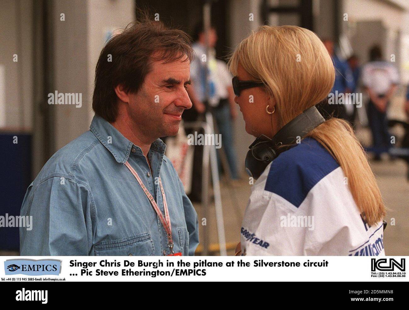 Sänger Chris De Burgh in der Pitlane am Silverstone Schaltkreis Stockfoto