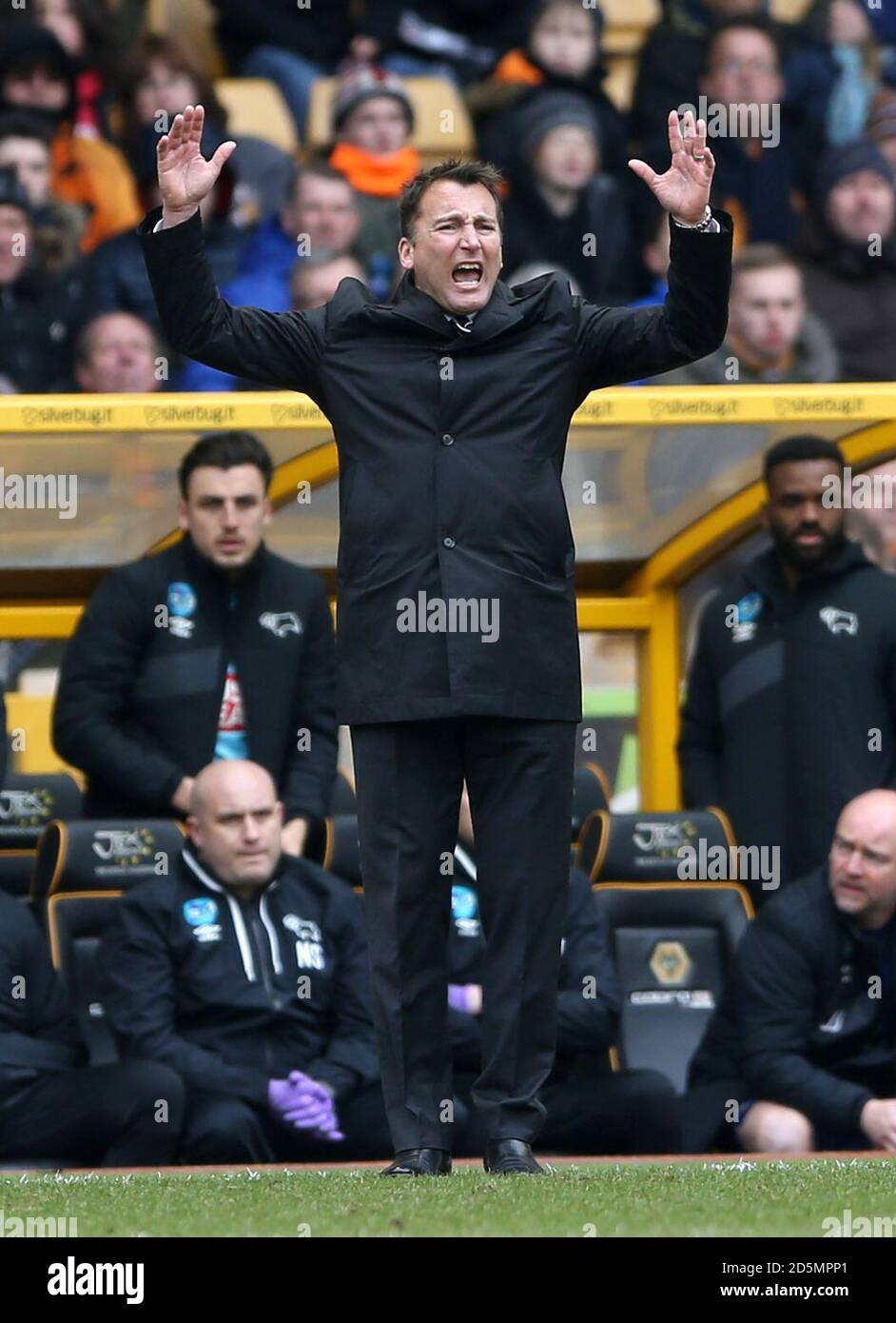 Derby County Manager Darren Wassall auf der Touchline während des Sky Bet Championship-Spiels im Molineux, Wolverhampton. Stockfoto