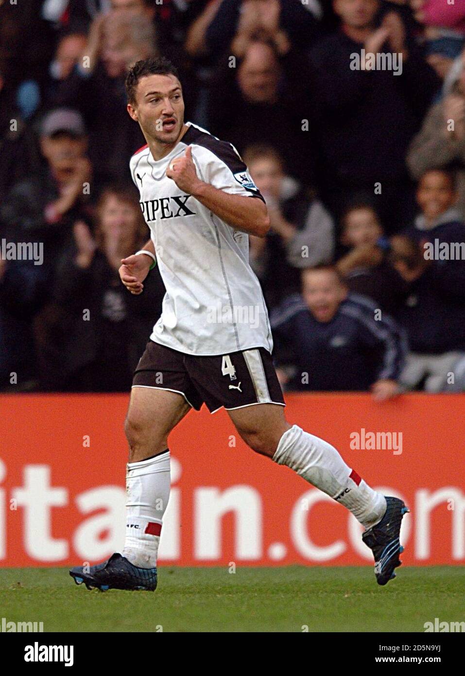 Fulham's Steed Malbranque feiert sein zweites Tor Stockfoto