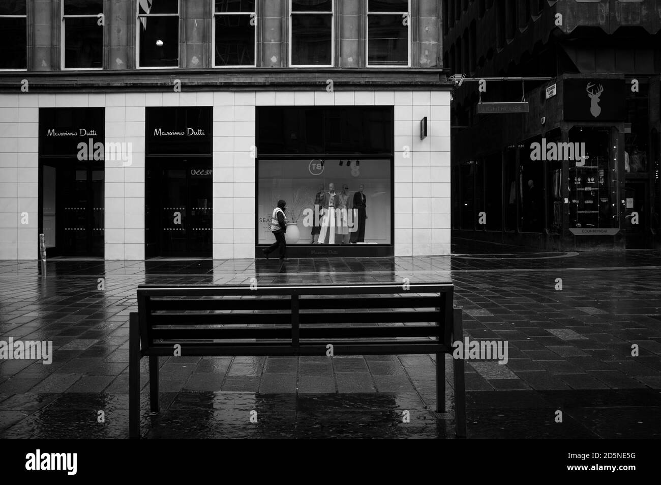 Verlassene Straße in Glasgow, Schottland, Großbritannien während der Covid 19 Sperre Stockfoto