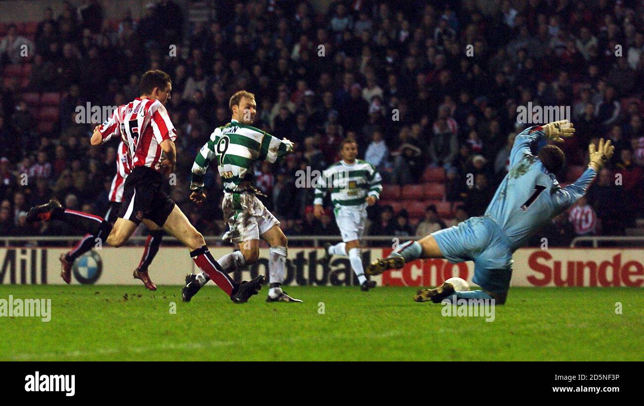 Sunderlands Torwart Kelvin Davis rettet vor Jonny Allan von Northwich Victoria Aufnahme Stockfoto