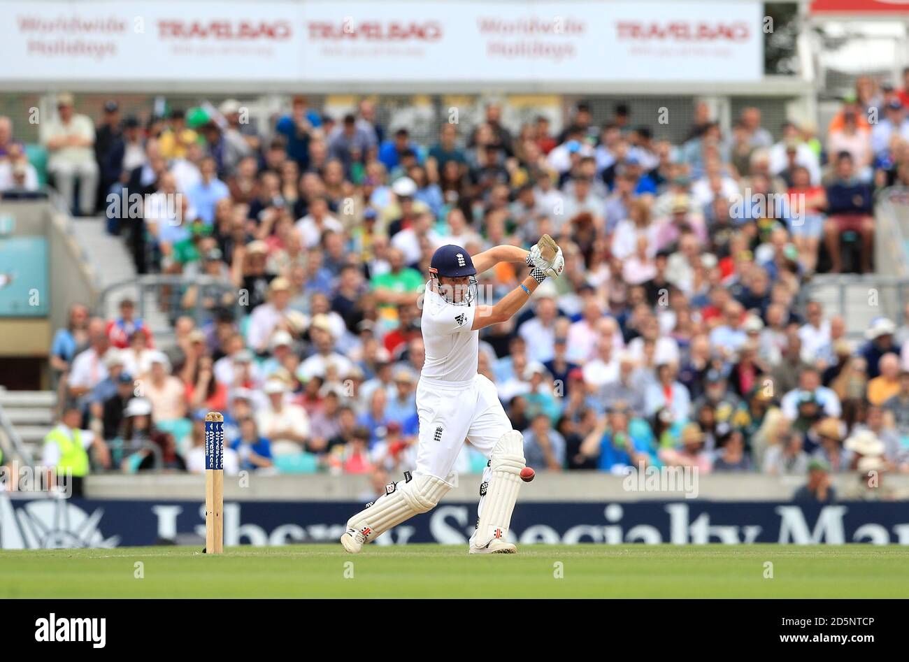 Englands Jonny Bairstow in Aktion Stockfoto