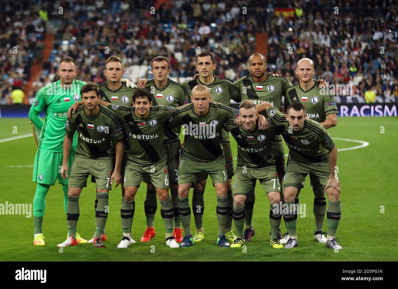 Legia Warsaw Team Group Foto: Back Row: Arkadiusz Malarz, Jakub Rzezniczak, Miroslav Radovic, Tomasz Jodlowiec, Vadis Odjidja-Ofoe, Jakub Czerwinski Front Row: Bartosz Berezynski, Guilherme, Adam Hlousek, Thibault Moulin, Michal Kucharczyk Stockfoto