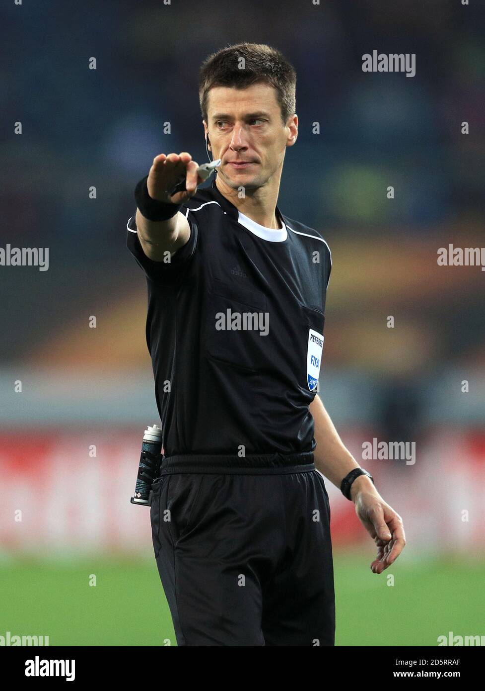 Mastch Schiedsrichter Benoit Bastien Stockfotografie Alamy