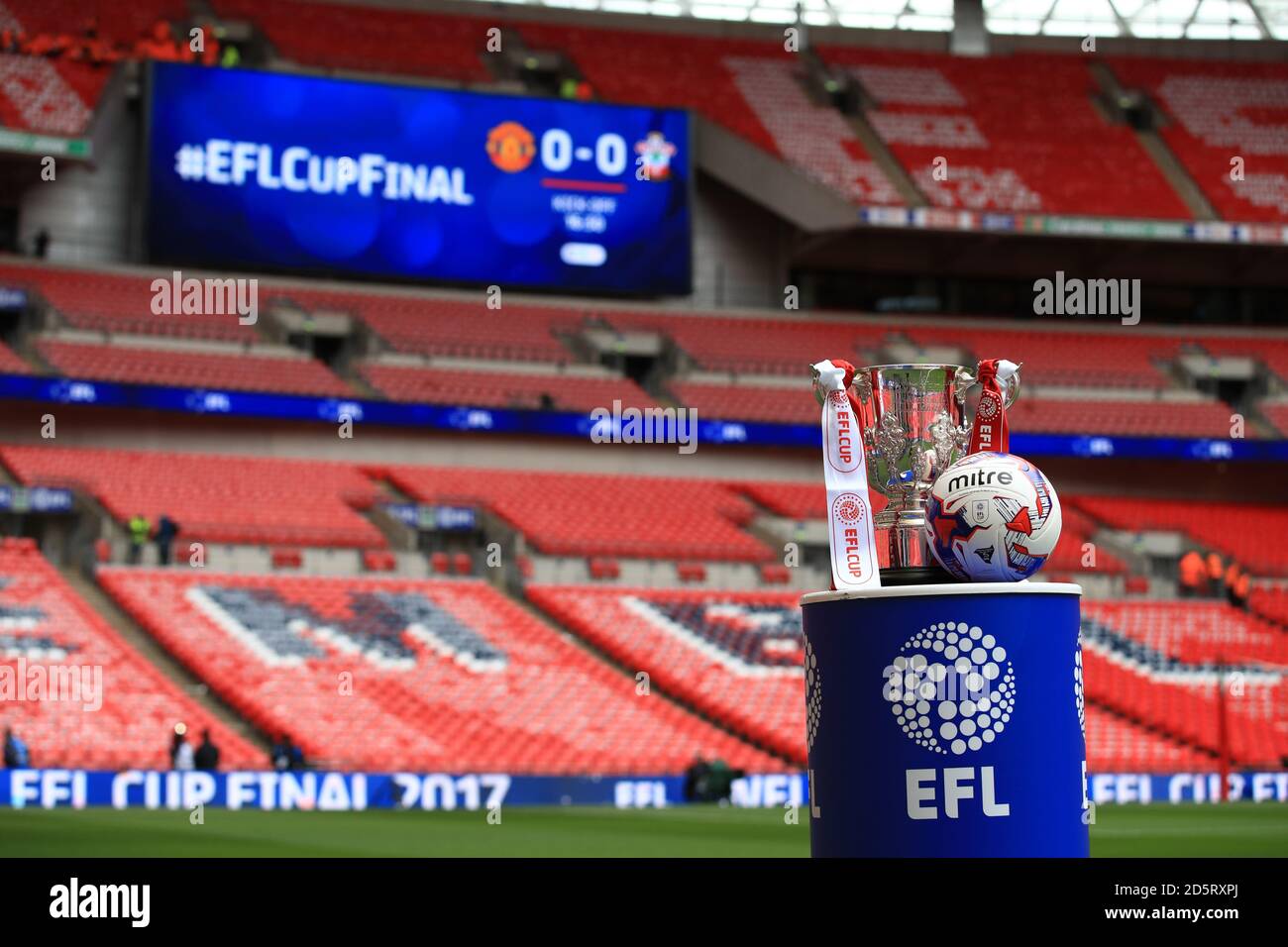 Ein allgemeiner Blick auf die EFL Trophy vor der EFL Pokalfinale zwischen Manchester United und Southampton im Wembley Stadium Stockfoto