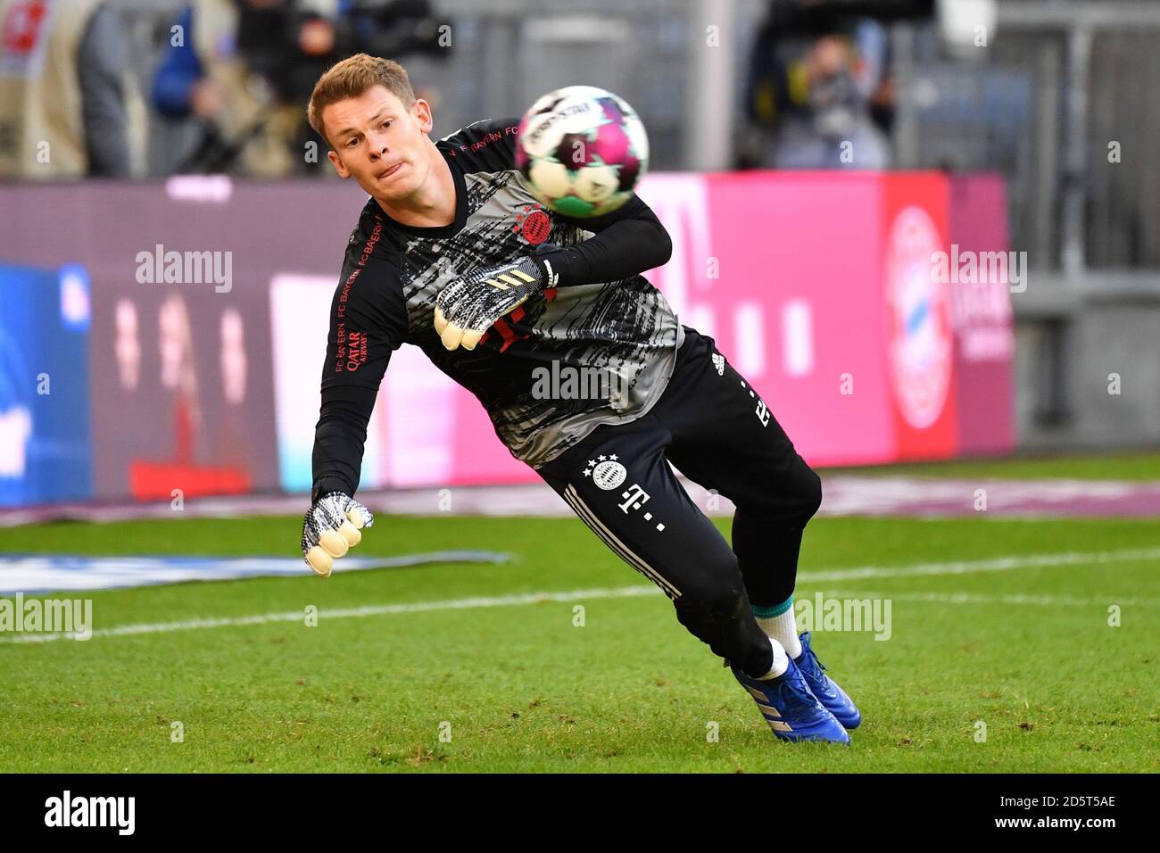 FC Bayern München Alexander Nübel Wunschtransfer Torwart Bayern's Bid: Financial Compromises and a High-Stakes Gamble