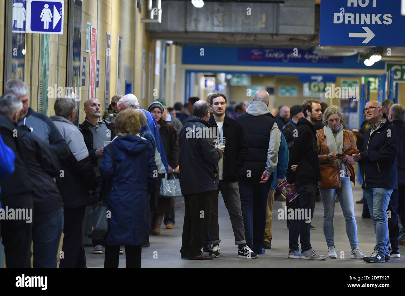 Allgemeine Ansicht der Fans im Madejski Stadion Stockfoto