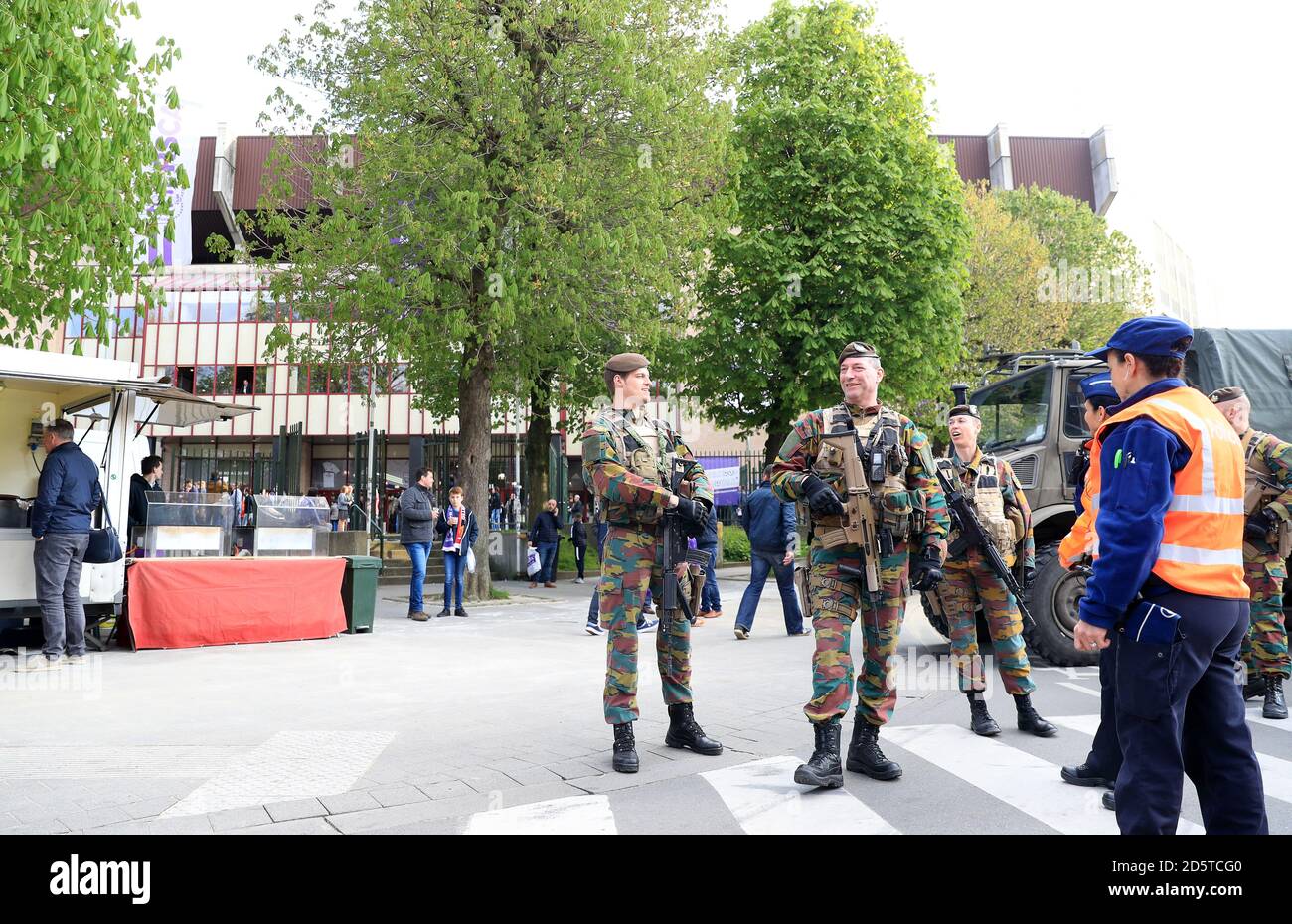 Soilders vor Constant Vanden Stock Stadium vor dem Spiel Stockfoto