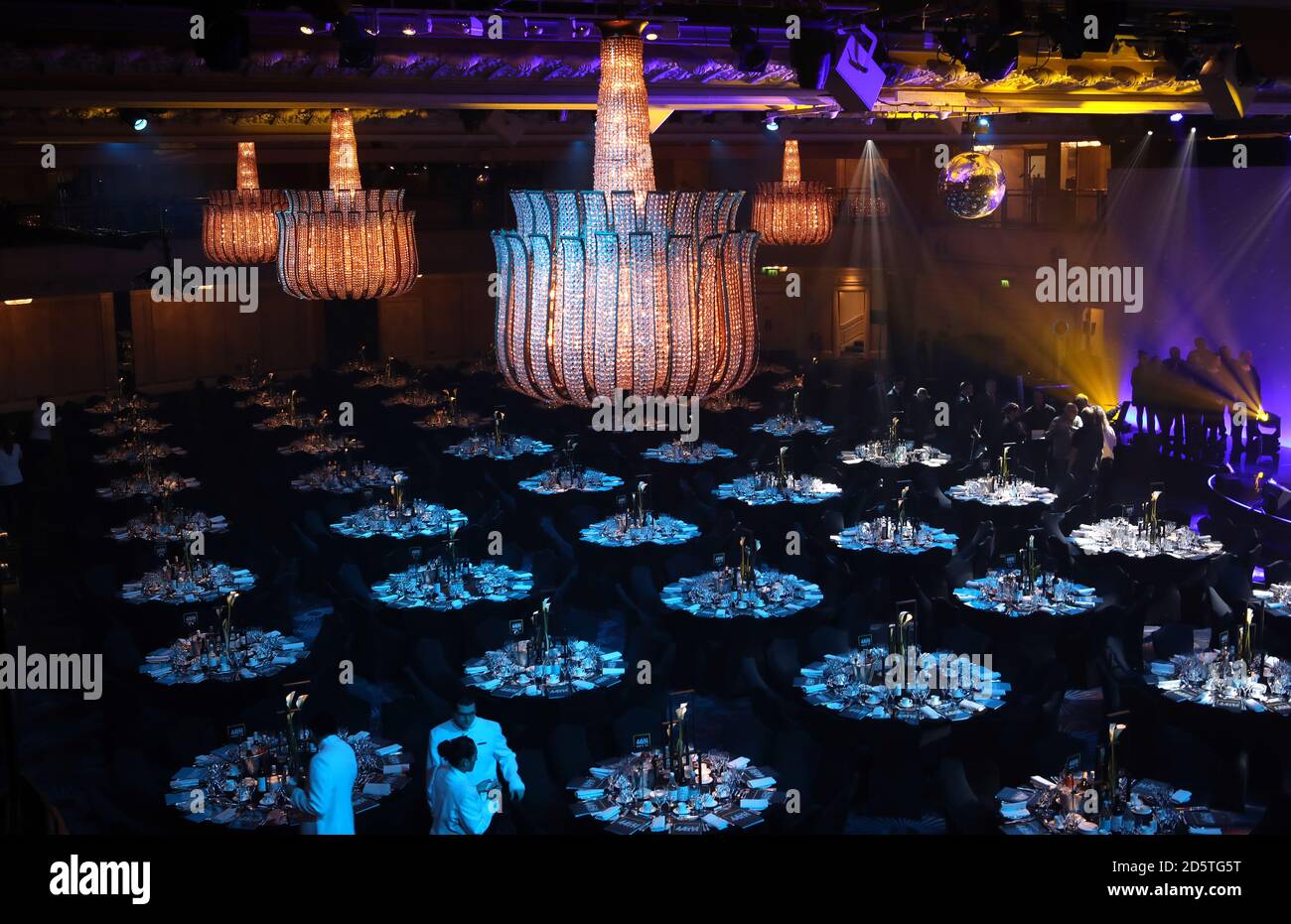 Tischlayout bereit für Gäste vor den Professional Footballers' Association Awards 2017 im Grosvenor House Hotel, London Stockfoto