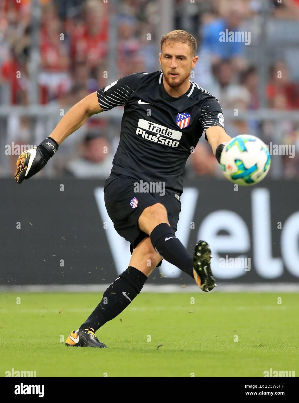 Atletico Madrids Torhüter Jan Oblak in Aktion während des Spiels Stockfoto