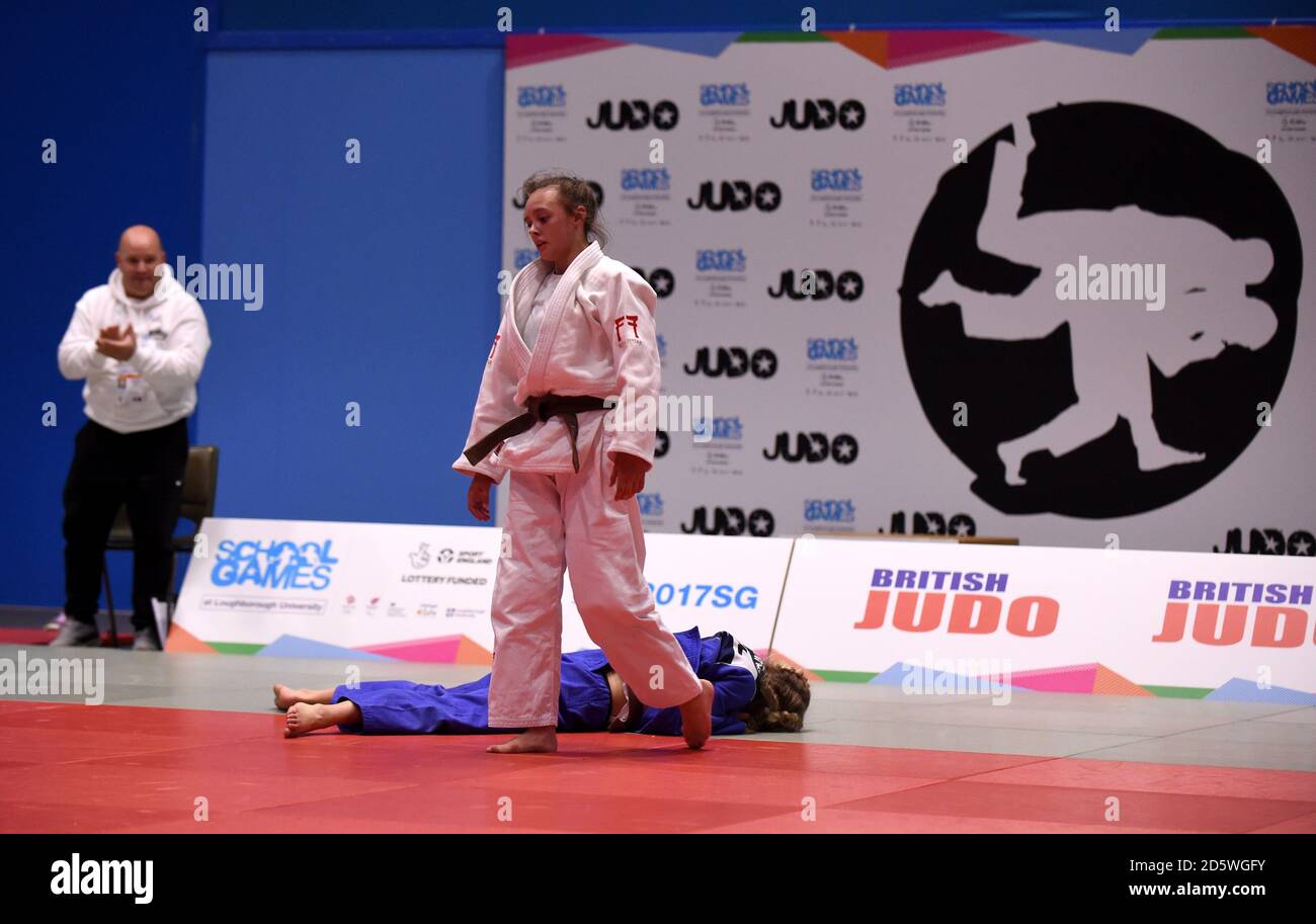 Die Engländerin Emily Tye und die Waleserin Danielle Williams treten in der an Halbfinale während des Judo-Wettbewerbs während der Schule 2017 Spiele Stockfoto