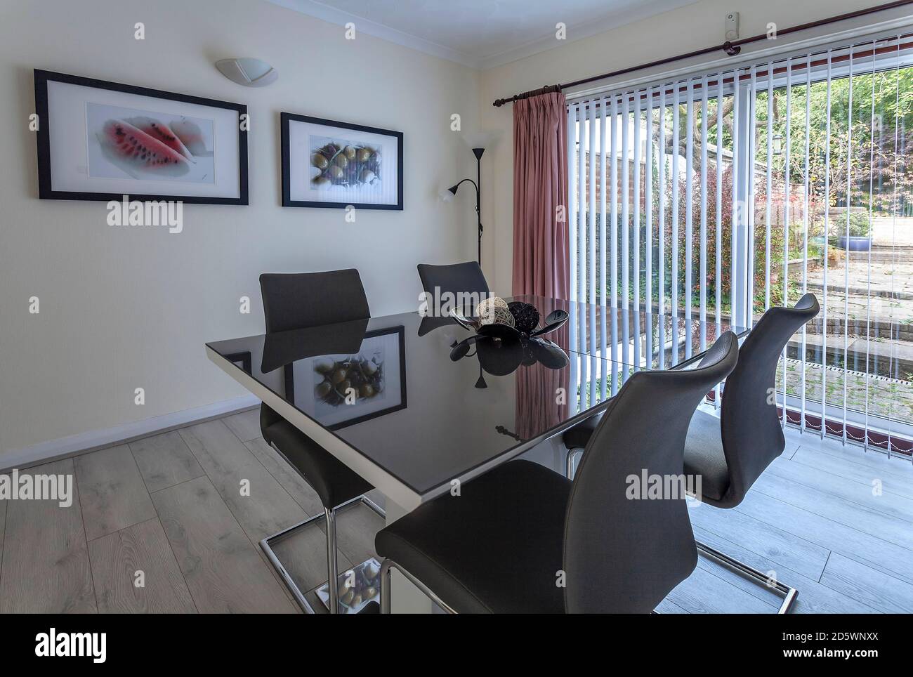 Häusliches Leben und Renovierung während des Schließens Stockfoto