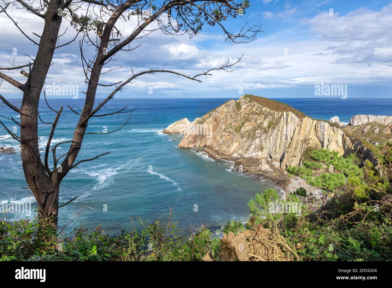 Blick auf die Küste in der Nähe von Playa del Silencio Strand in Asturien, Spanien Stockfoto