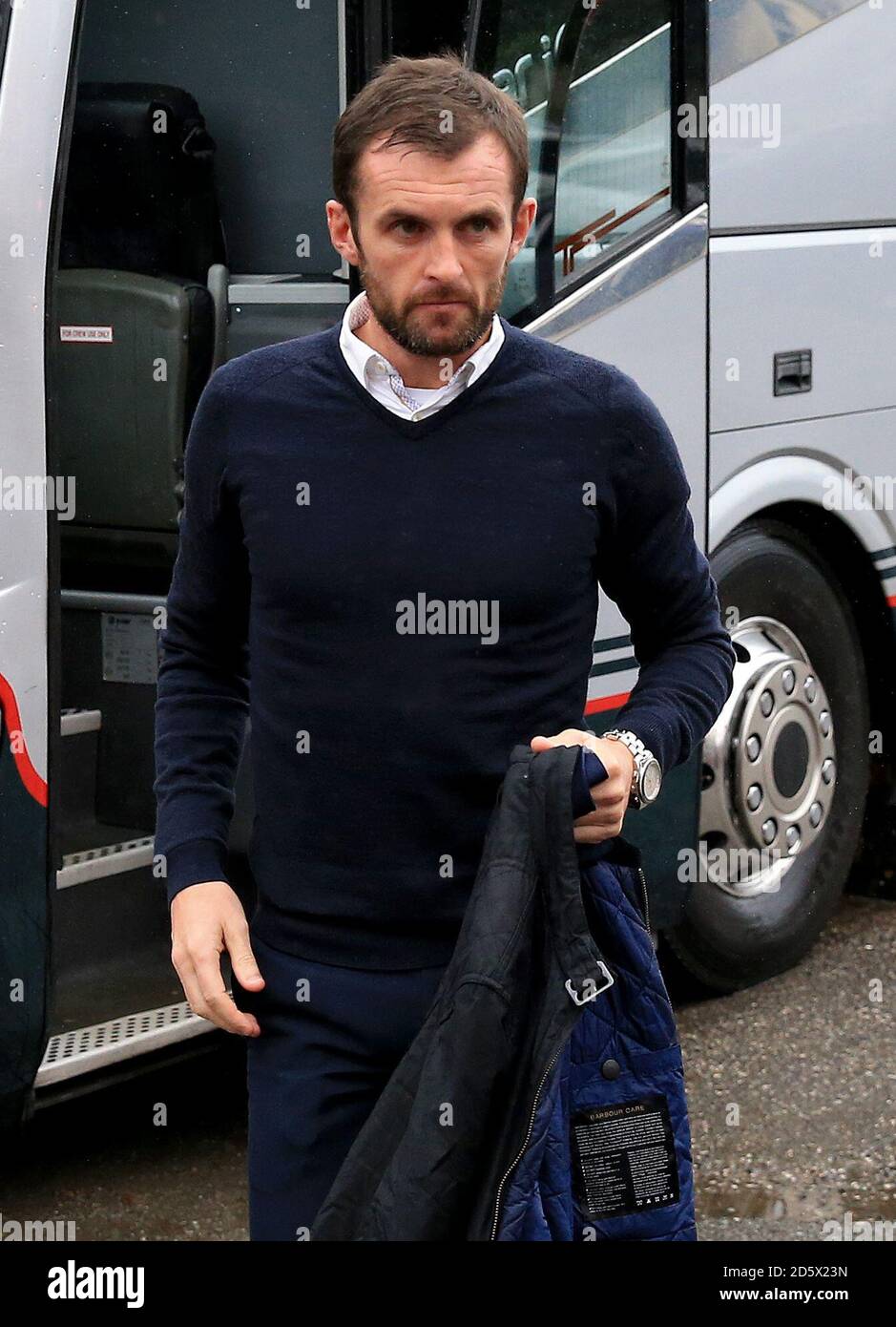 Luton Town Manager Nathan Jones macht sich vor dem Sky Bet League 2 Spiel zwischen Accrington Stanley und Luton Town auf den Weg ins Stadion. Stockfoto