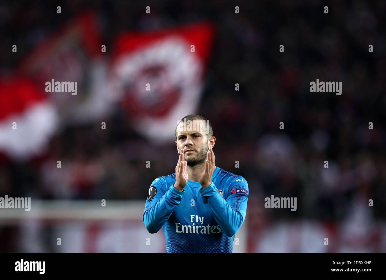 Von Arsenal Jack Wilshere begrüßt die Fans nach dem Abpfiff Stockfoto