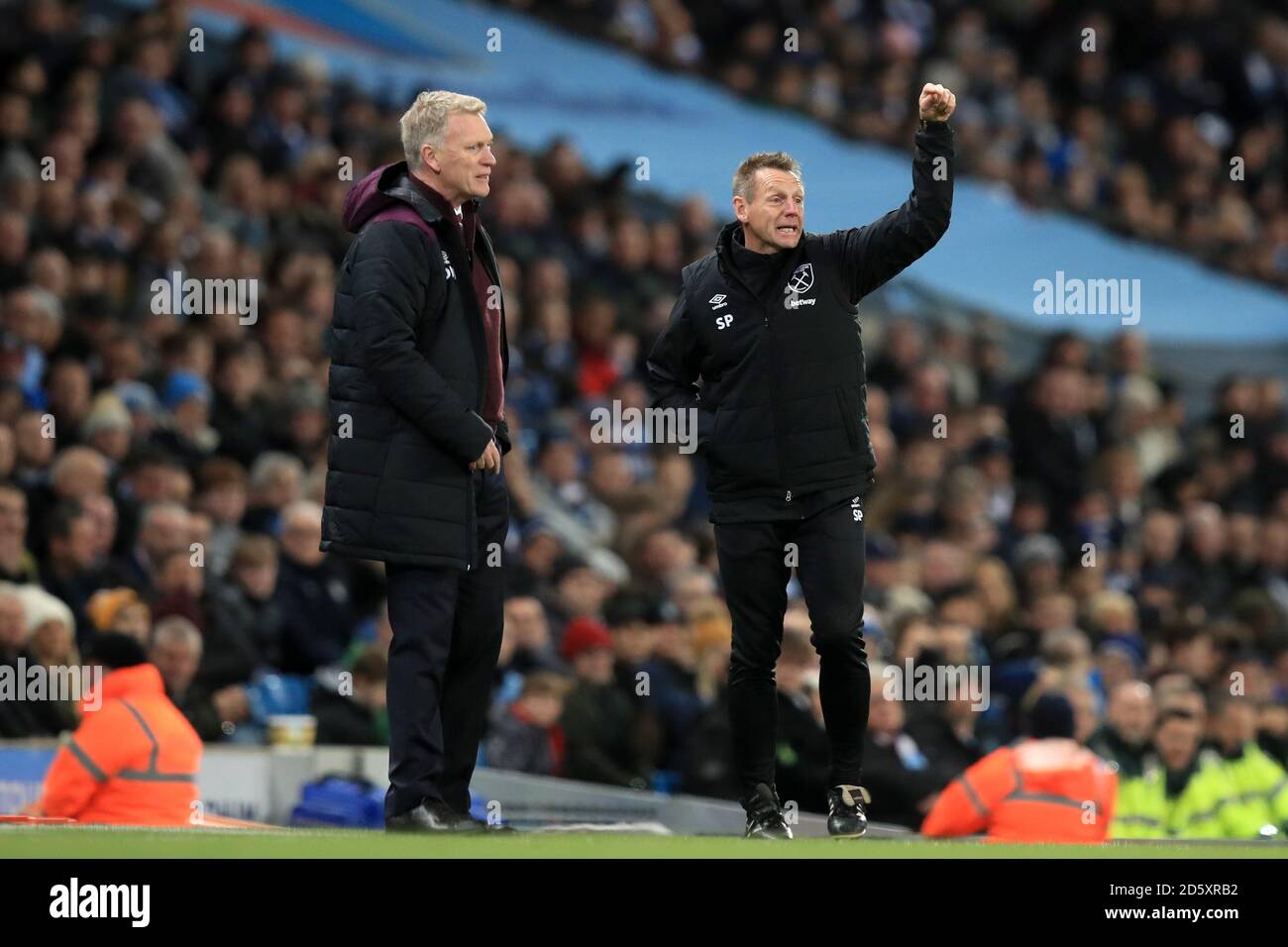 West Ham United Manager David Moyes (links) und Assistant Manager Stuart Pearce Stockfoto