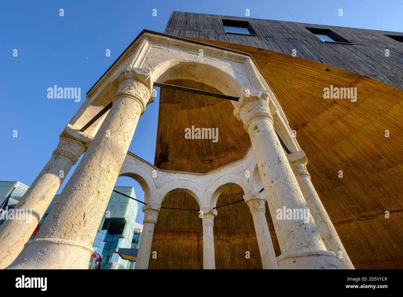 Albanien, Tirana, Kapllan Pasha Grab unter TID Turm Stockfoto