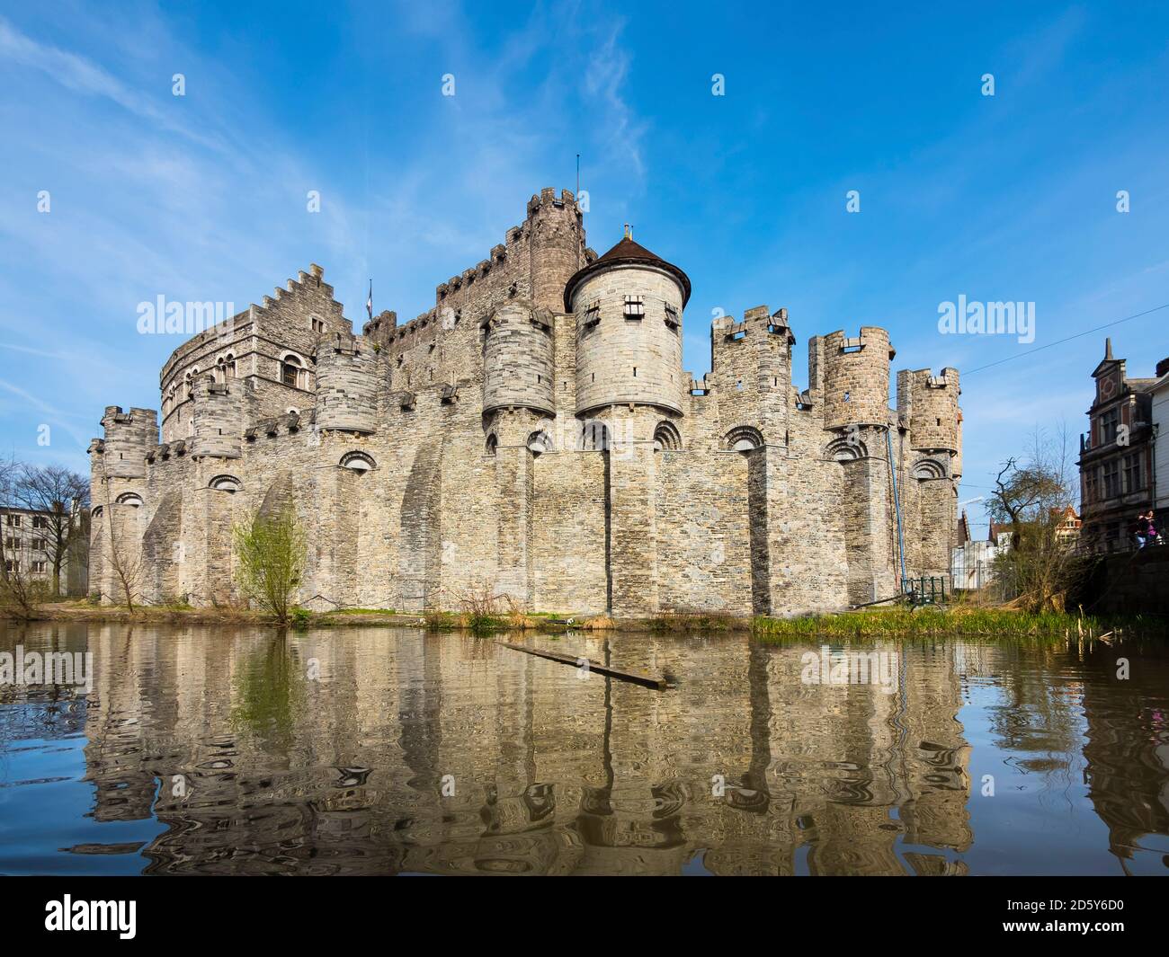 Belgien, Gent, Altstadt, Schloss Gravensteen, Fluss Leie Stockfoto