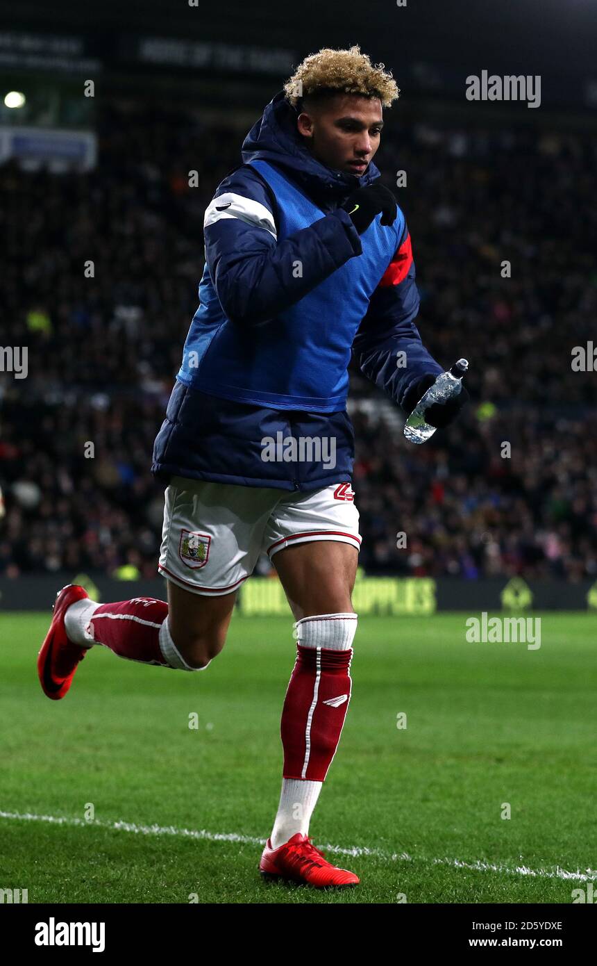 Lloyd Kelly von Bristol City erwärmt sich Stockfoto