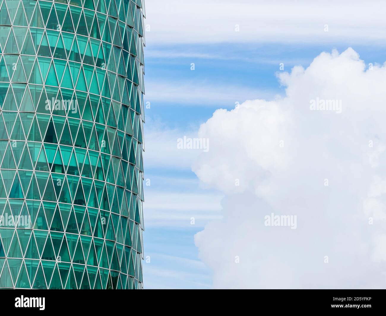 Deutschland, Frankfurt, Teil der Fassade des Westhafenturms Stockfoto