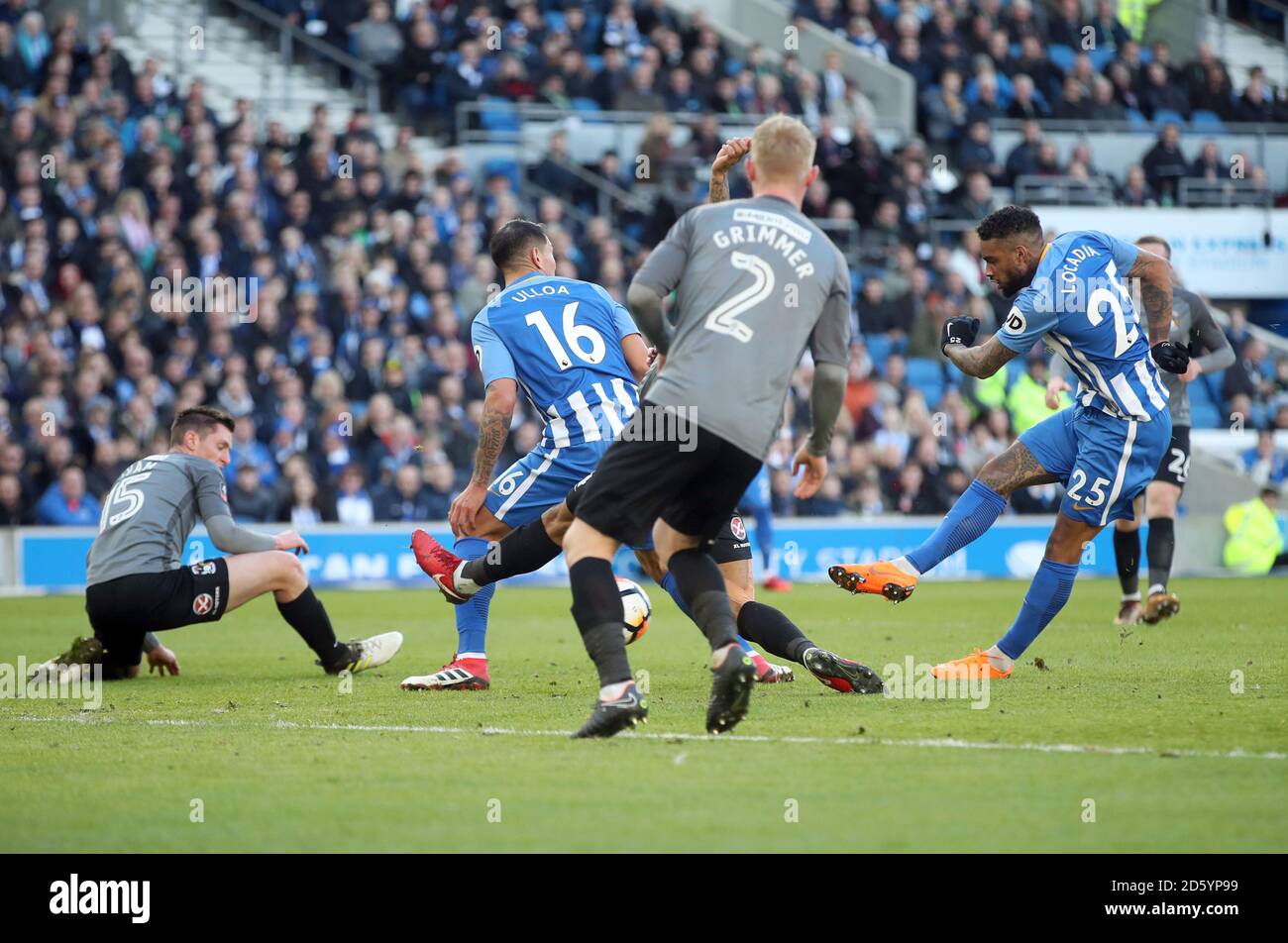 Jurgen Locadia von Brighton und Hove Albion erzielt das Eröffnungstreffer Gegen Coventry City Stockfoto