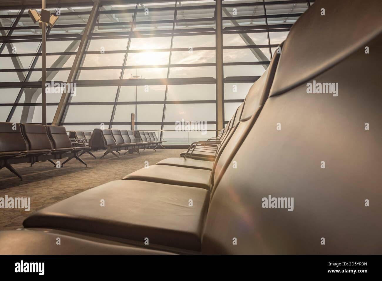 China, Shanghai, leerer Wartebereich am Flughafen Pudong Stockfoto