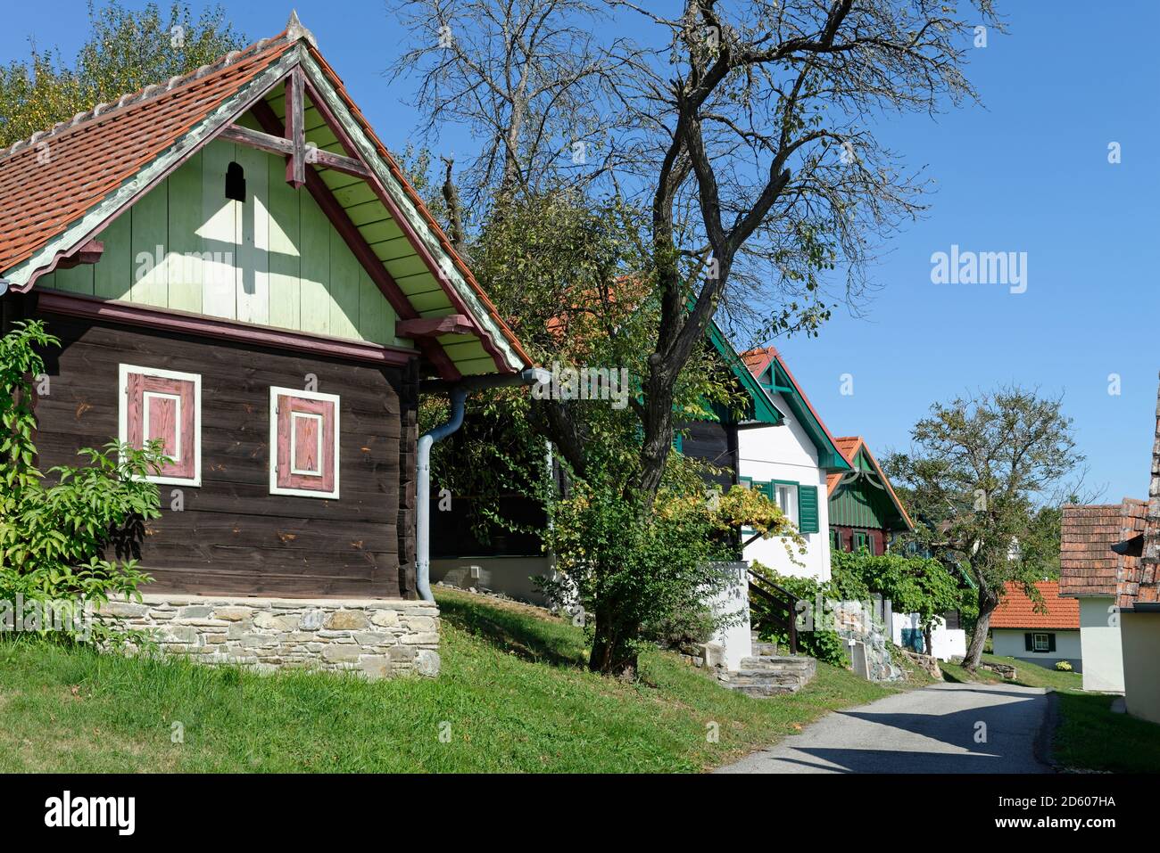 Österreich, Burgenland, Kohfidisch, Csaterberg, Dorf mit urigen Häusern Stockfoto