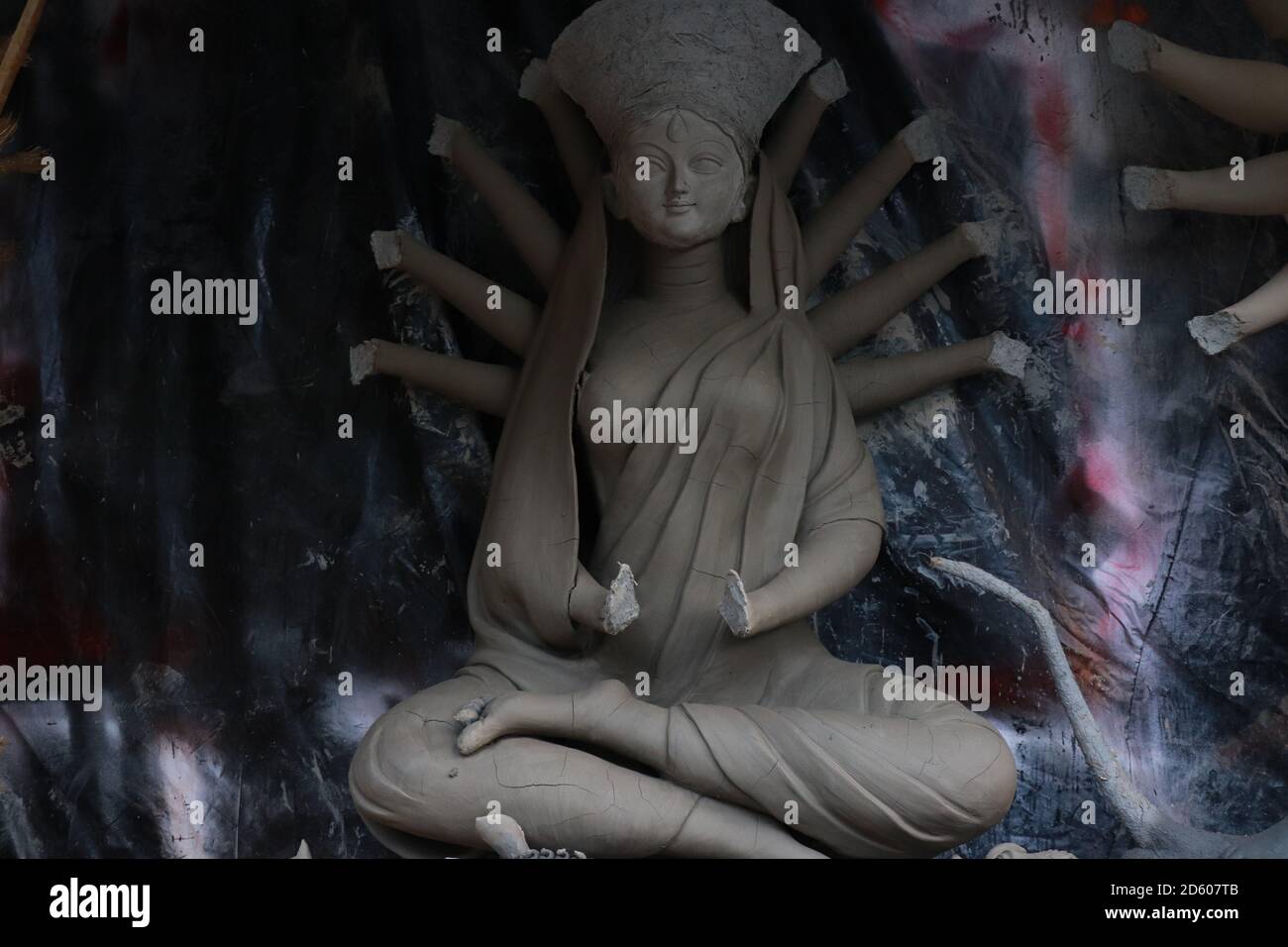 Kolkata in Westbengalen, Indien am 23. August 2019: Lehm-Idol der Hindu-Göttin Durga unter Vorbereitungen für Bengals Durga Puja Festival in Kumartuli Stockfoto