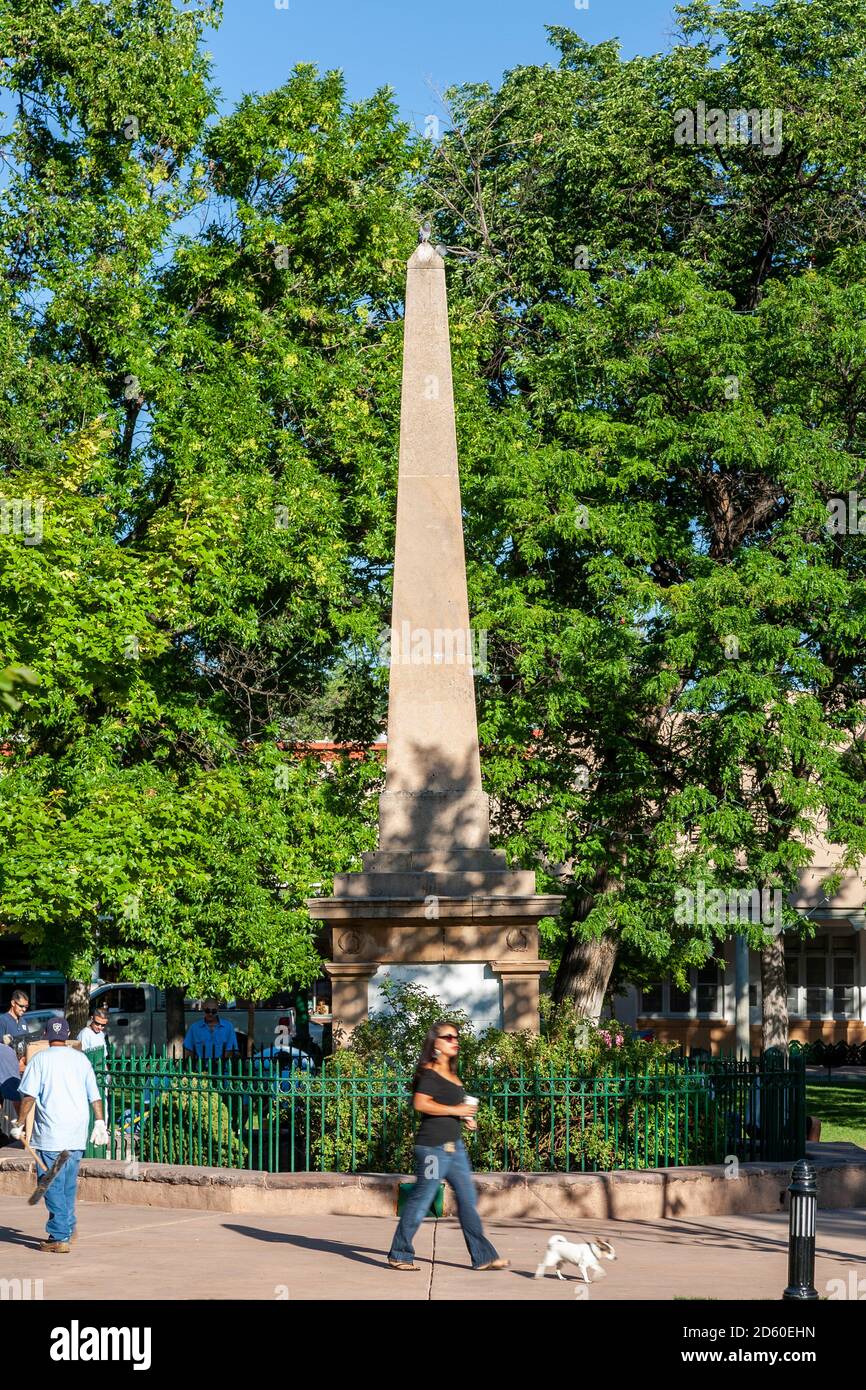 Volks and Military Obelisk (1868), Santa Fe Plaza, New Mexico USA Stockfoto