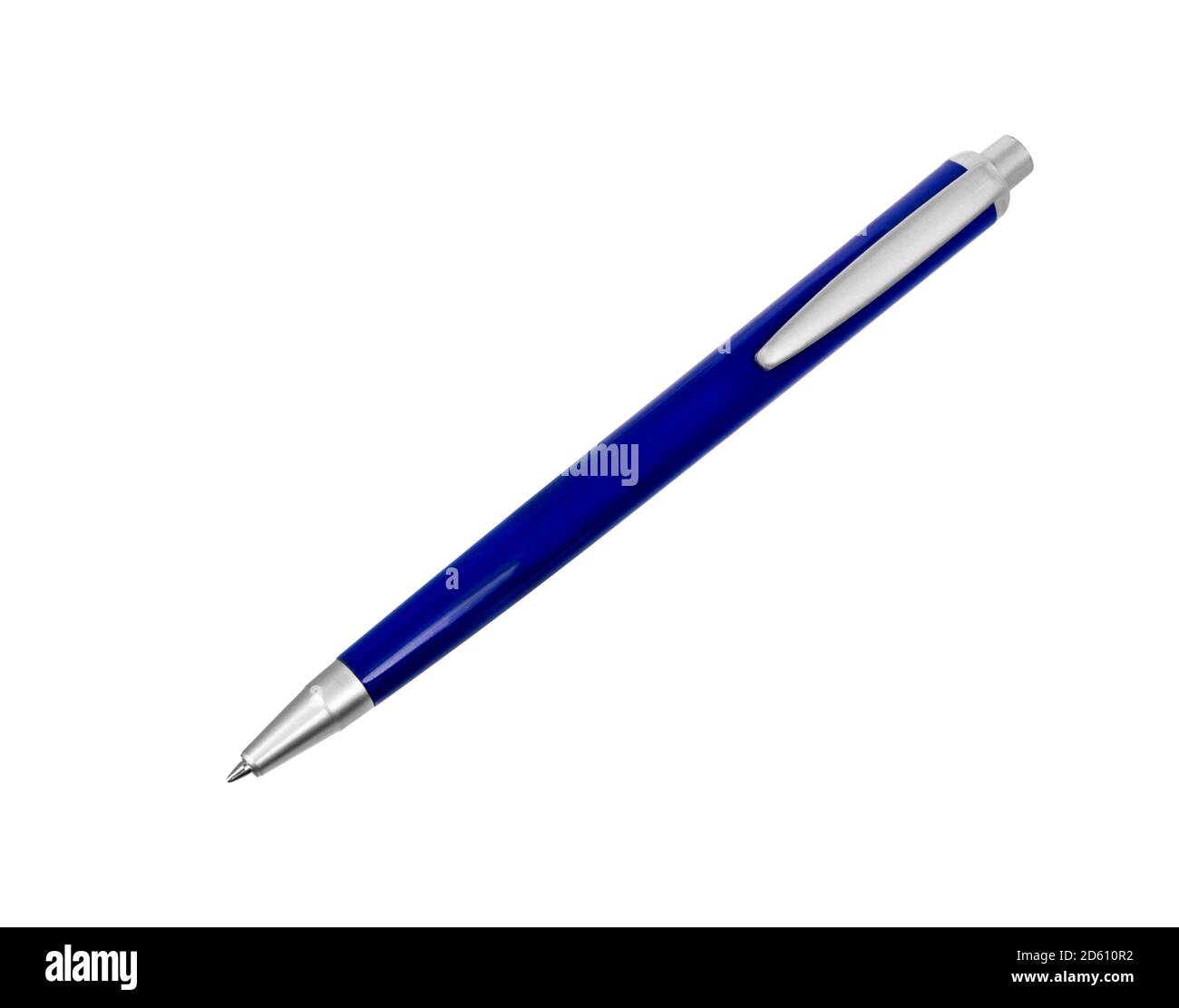 Metallstift auf weißem Hintergrund isoliert. Blauer Kugelschreiber Ausschnitt. Metallischer Einweg-Biro-Stift. Stockfoto