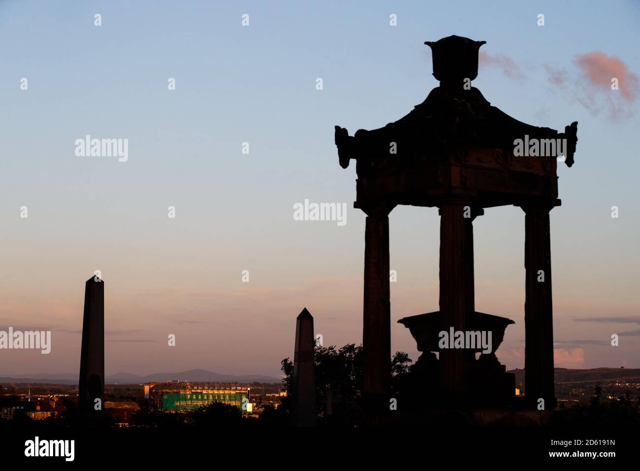 Celtic Park, Heimat des Celtic Football Clubs von der Glasgow Necropolis aus gesehen Stockfoto