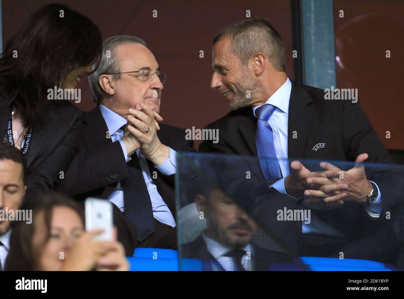 Real Madrid Präsident Florentino Perez (links) und UEFA-Präsident Aleksander Ceferin in den Tribünen Stockfoto