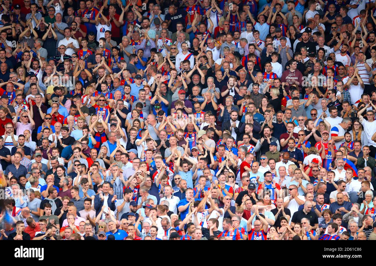 Crystal Palace Fans auf den Tribünen Stockfoto