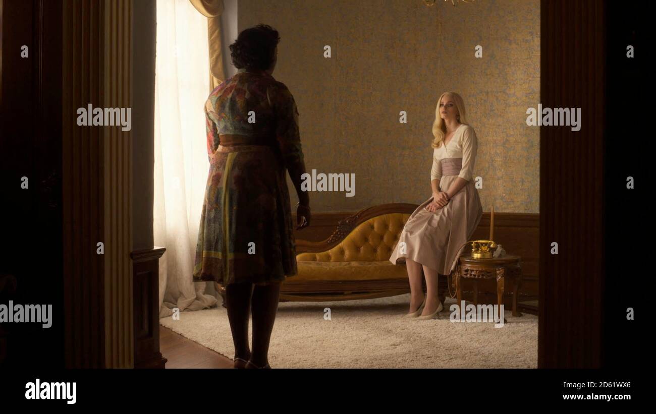 Los Angeles, CA, USA. Wunmi Mosaku und Abbey Lee in einer Szene in der ©HBO, Lovecraft Country (TV) (2020) S1E8. Entwickelt von: Misha Green Source; Matt Ruffs gleichnamiger Roman, beeinflusst durch die Werke von H. P. Lovecraft Ref:LMK112-SLIB061020-001 geliefert von LMKMEDIA. Nur Redaktionell. Landmark Media ist nicht der Urheberrechtsinhaber dieser Film- oder TV-Standbilder, bietet aber einen Service nur für anerkannte Medien. pictures@lmkmedia.com Stockfoto