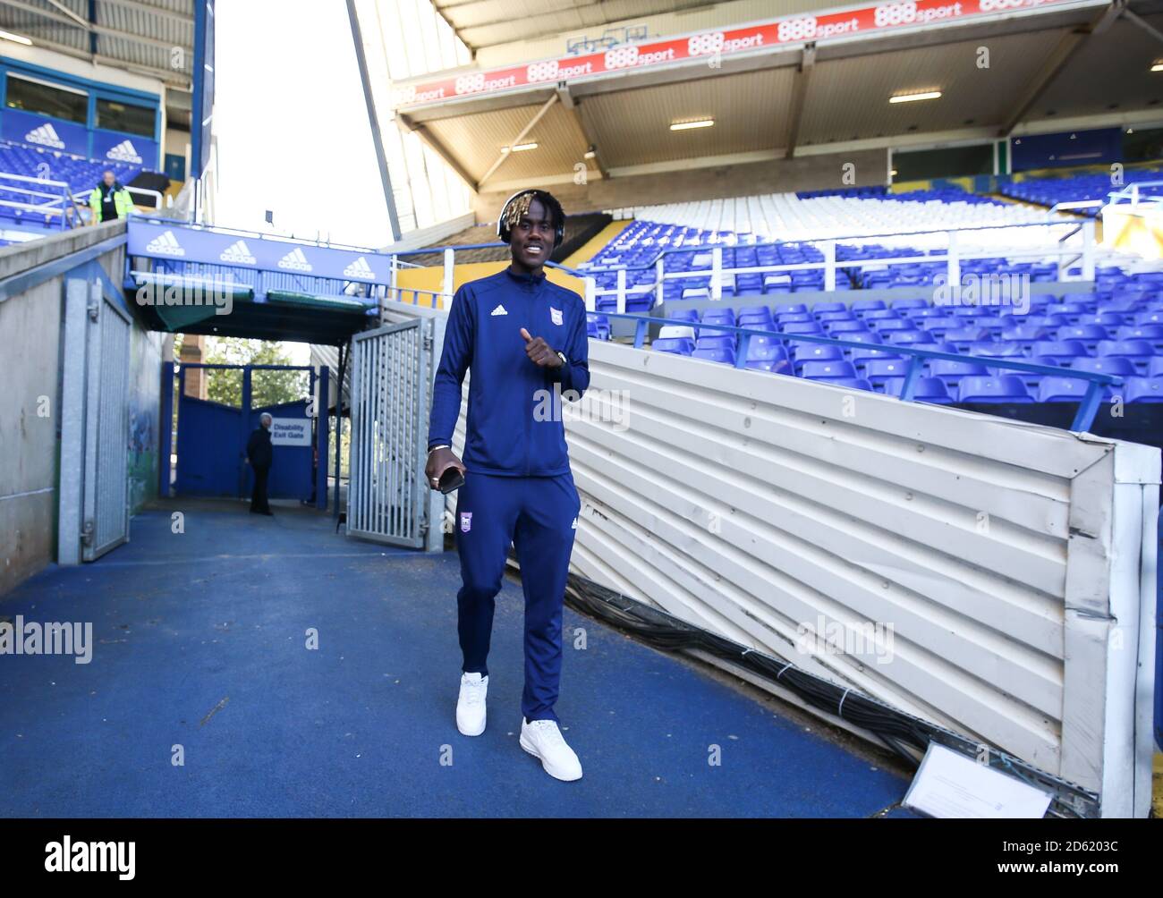 Trevor Chabolah von Ipswich Town kommt vor dem Spiel in St. Andrew's Billion Trophy Stadium Stockfoto