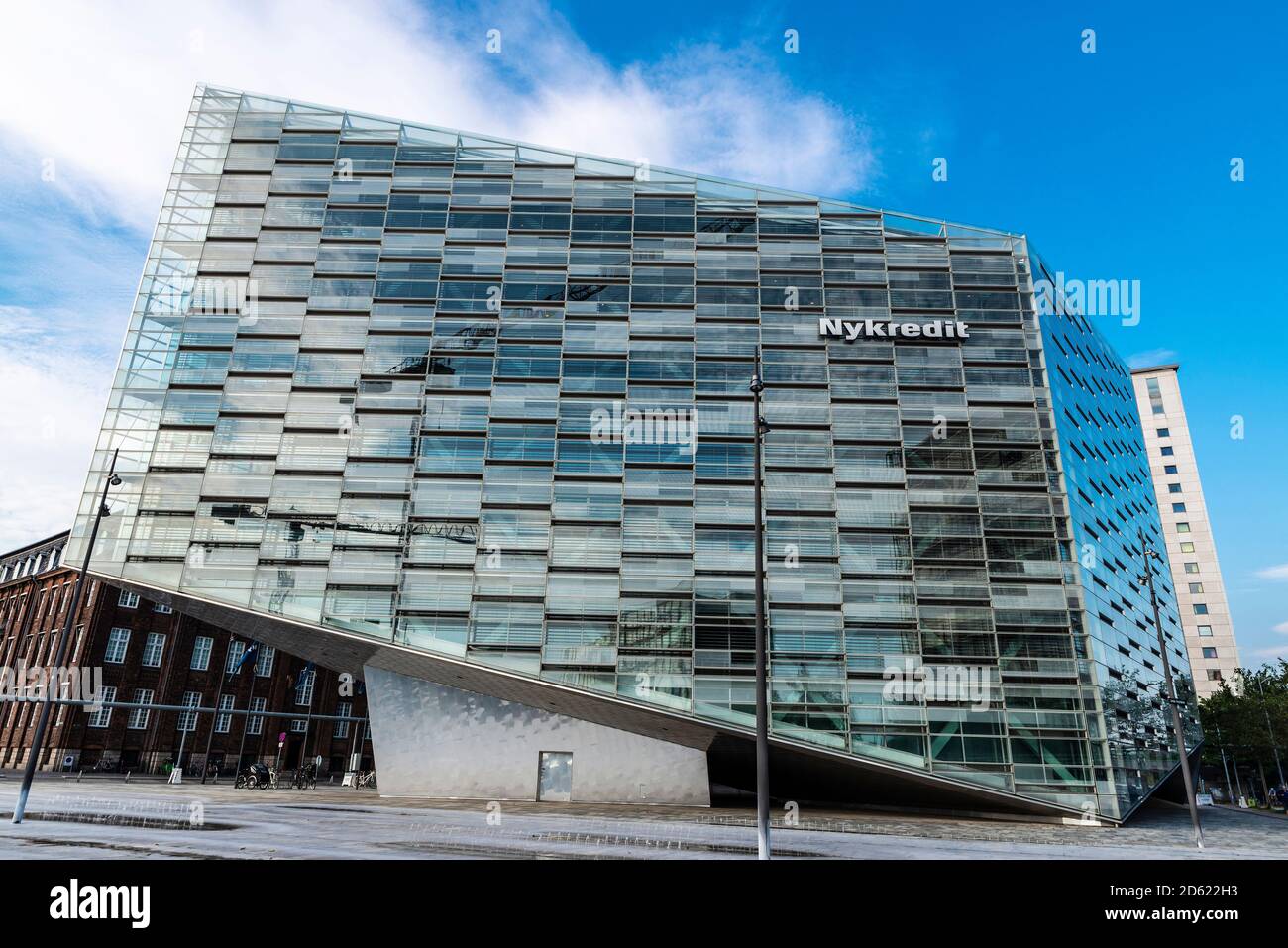 Kopenhagen, Dänemark - 27. August 2019: Low-Angle-Aufnahme des Kristalls (Krystallen) von Schmidt Hammer Lassen, modernes Bürogebäude der NYK Stockfoto