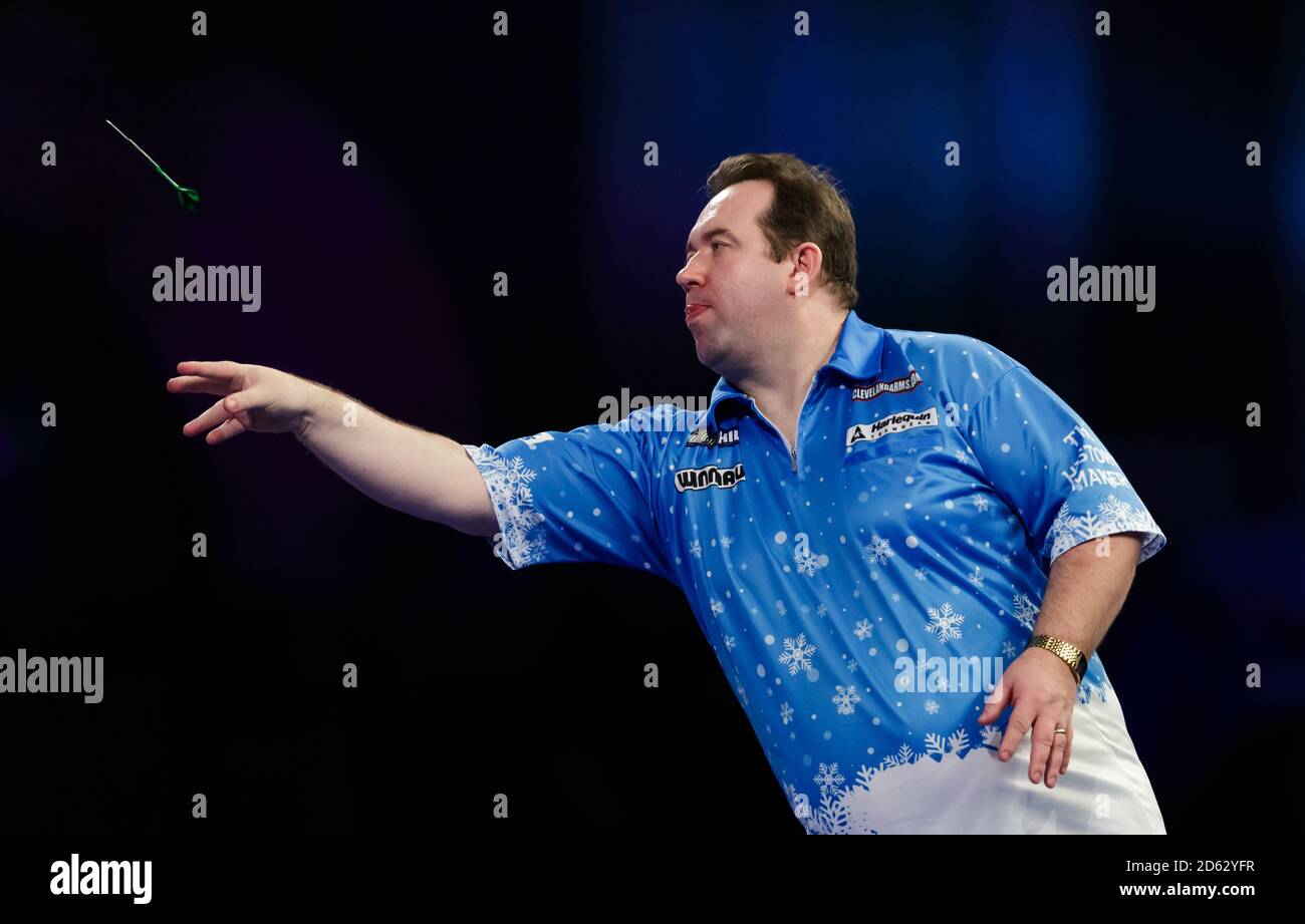 Brendan Dolan während seines Spiels gegen Mervyn King am 11. Tag der William Hill World Darts Championships im Alexandra Palace, London Stockfoto