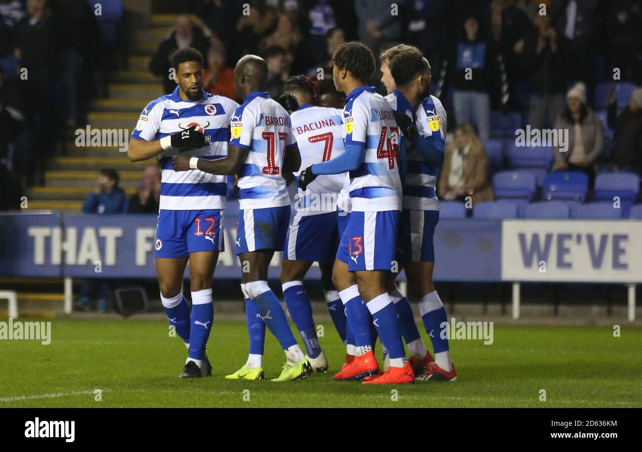 Das Leserteam feiert, nachdem Jack Robinson aus Nottingham Forest einen eigenen erzielt hat Ziel beim Lesen Stockfoto