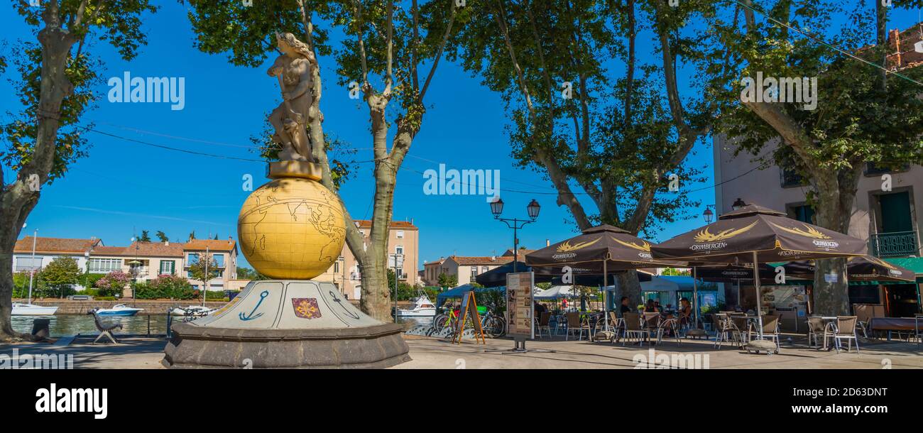 AGDE, FRANKREICH - 19. Juli 2020 : Amphitrite Statue au lieu de la Marine, Agde, Herault, Languedoc-Roussillon, Frankreich Stockfoto