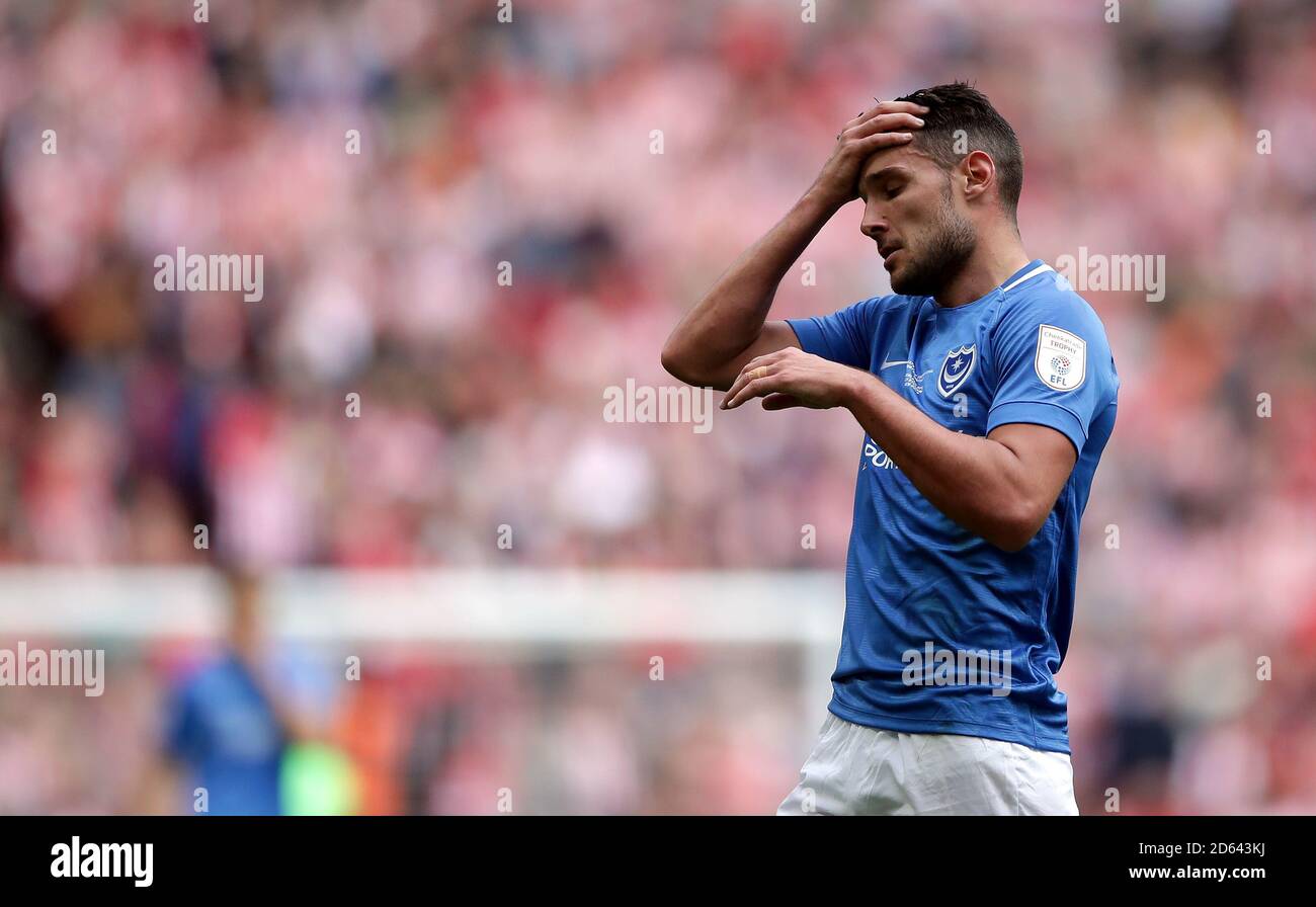 Gareth Evans von Portsmouth reagiert auf eine verpasste Chance Stockfoto