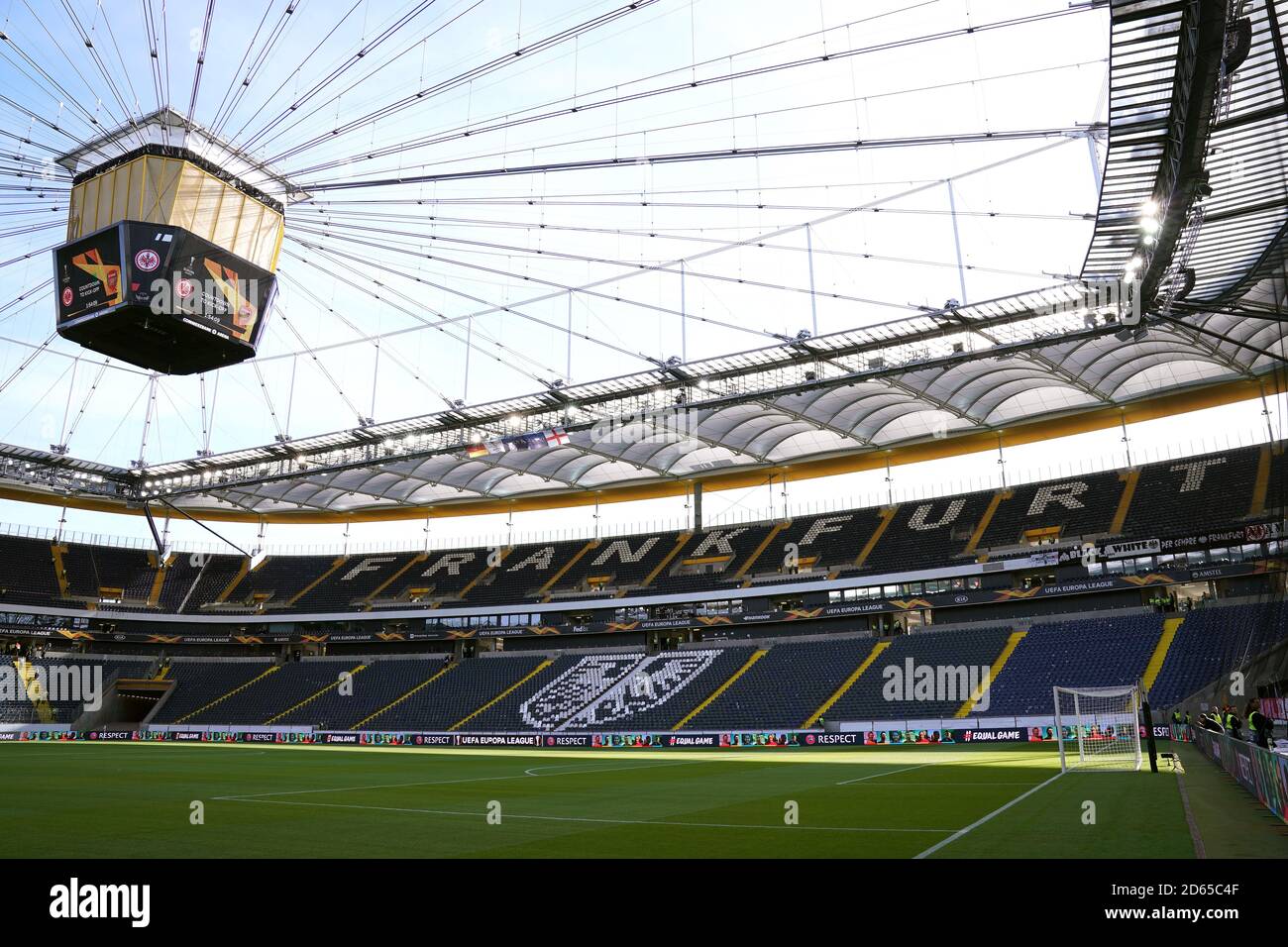 Allgemeiner Blick auf die Commerzbank-Arena vor der Partie zwischen Eintracht Frankfurt und Arsenal Stockfoto