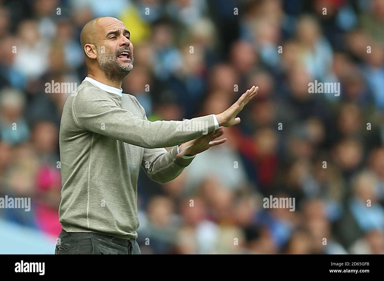 Manchester City-Trainer Pep Guardiola Gesten an der Seitenlinie Stockfoto Manchester City-Trainer Pep Guardiola Gesten an der Seitenlinie Stockfoto