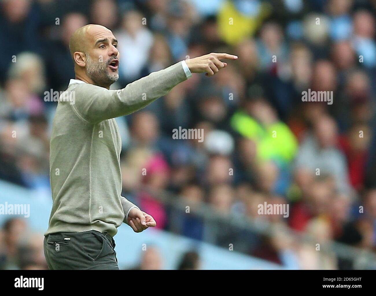 Manchester City-Trainer Pep Guardiola Gesten an der Seitenlinie Stockfoto Manchester City-Trainer Pep Guardiola Gesten an der Seitenlinie Stockfoto